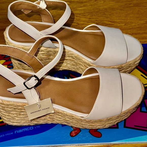Women New Universal Thread Wedge Sandals Size US 8.5​​​ - Picture 2 of 4